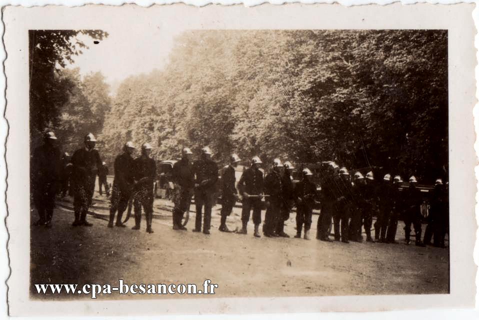 BESANÇON - Défilé des pompiers à Chamars